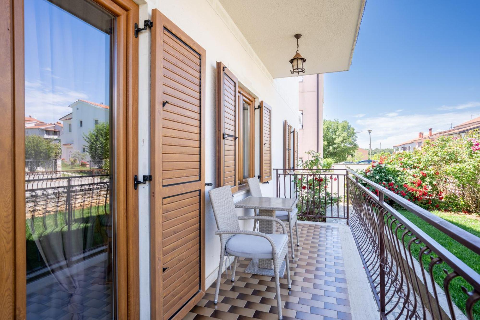 Apartments Maras Porec Exterior photo